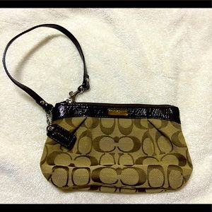COACH - signature wristlet
